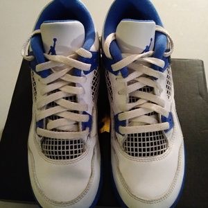 Boys shoes
